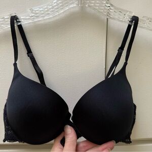 Victoria’s Secret Angels black push up bra with lace sides in 34B. Gorgeous!